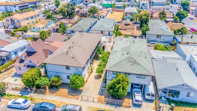 2610 Michigan Ave in Los Angeles, CA - Building Photo - Primary Photo