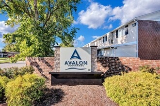 Avalon Townhomes in Hampton, VA - Foto de edificio - Building Photo