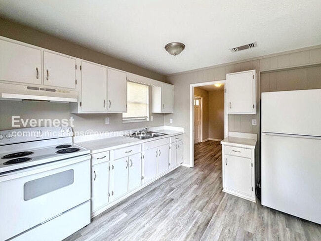 1560 Meadow Ln in Birmingham, AL - Building Photo - Building Photo