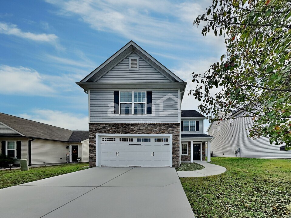 5778 Misty Hill Cir in Clemmons, NC - Foto de edificio