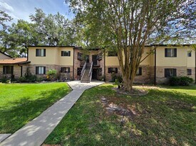 1746 Foxhall Cir in Kissimmee, FL - Building Photo