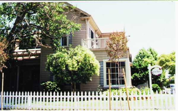 Wisteria Manor in Santa Rosa, CA - Building Photo