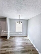 8573 Thomas Rd in Jonesboro, GA - Foto de edificio - Building Photo