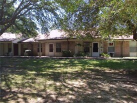 310 W Childers St in Jasper, TX - Building Photo