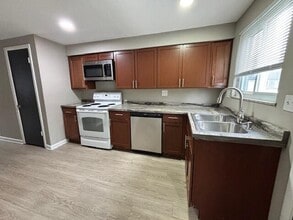 855 Oakland Park Ave in Columbus, OH - Building Photo - Building Photo