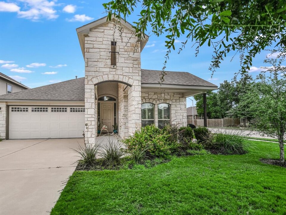 2601 Etta May Ln in Leander, TX - Building Photo