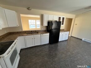 27 Thomas St in New Britain, CT - Building Photo - Building Photo