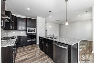 2520 Tailshot Rd in Naperville, IL - Building Photo - Building Photo