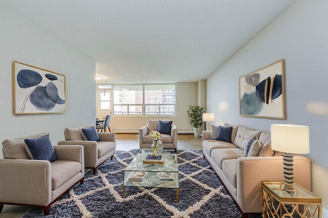 Surrey Lane Apartments in Burlington, ON - Building Photo - Building Photo