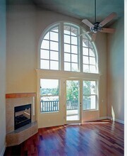 915 Sutter St, Unit 206 in Folsom, CA - Foto de edificio - Building Photo