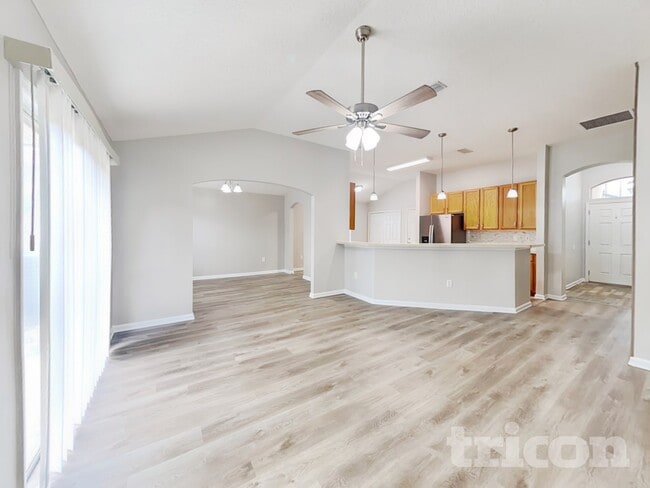 2450 Creekfront Dr in Green Cove Springs, FL - Building Photo - Building Photo