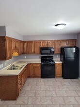 2021 W 35th St in Davenport, IA - Foto de edificio - Building Photo