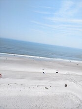 1301 1st St S, Unit 306 in Jacksonville Beach, FL - Foto de edificio - Building Photo