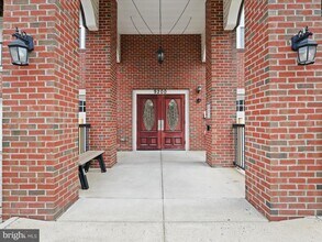 9200 Charleston Dr in Manassas, VA - Foto de edificio - Building Photo