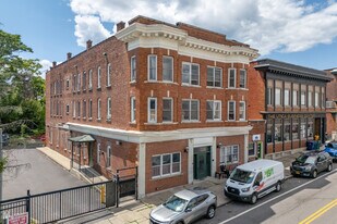 15 E Utica St in Buffalo, NY - Building Photo
