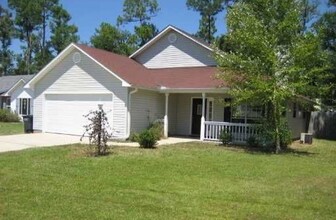 2000 Deer St in Ocean Springs, MS - Building Photo - Building Photo