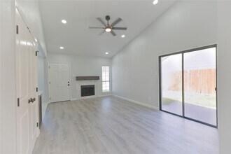 20235 Blue Juniper Dr in Katy, TX - Building Photo - Building Photo