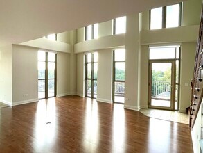 520 S Washington St in Naperville, IL - Foto de edificio - Building Photo