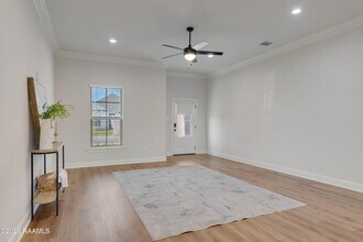102 Gilded Ln in Broussard, LA - Building Photo - Building Photo