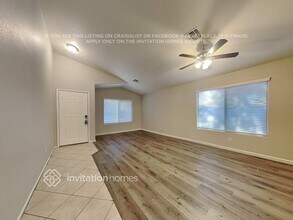 832 N 166th Ln in Goodyear, AZ - Foto de edificio - Building Photo