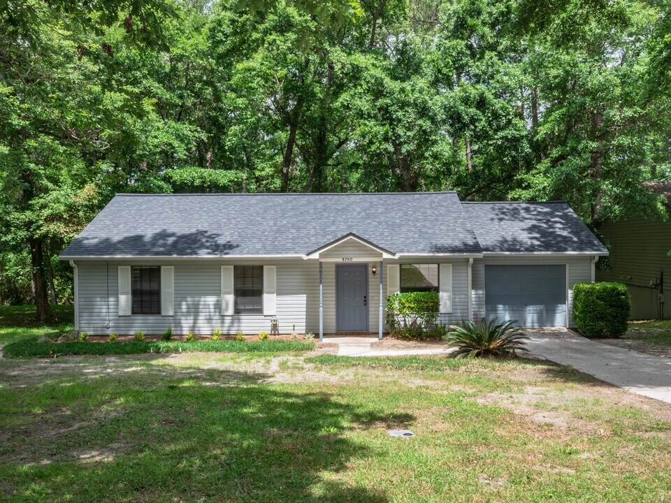 8760 Minnow Creek Dr in Tallahassee, FL - Building Photo