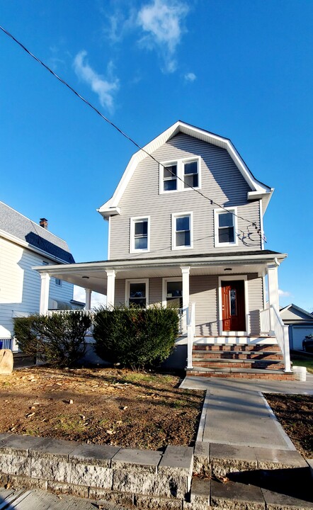 218 Furman Pl, Unit 1 in Lyndhurst, NJ - Building Photo