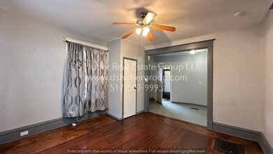 922 Eureka St in Lansing, MI - Building Photo - Building Photo