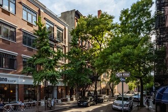 8 Jones St in New York, NY - Foto de edificio - Building Photo