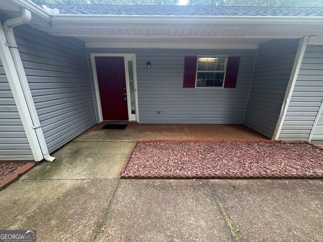 545 E Country Woods Dr in Covington, GA - Building Photo - Building Photo