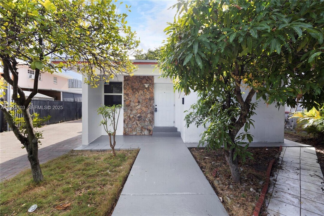 28 NW 34th Terrace in Miami, FL - Building Photo