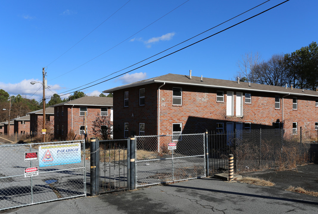 Village Apartments in Atlanta, GA - Building Photo