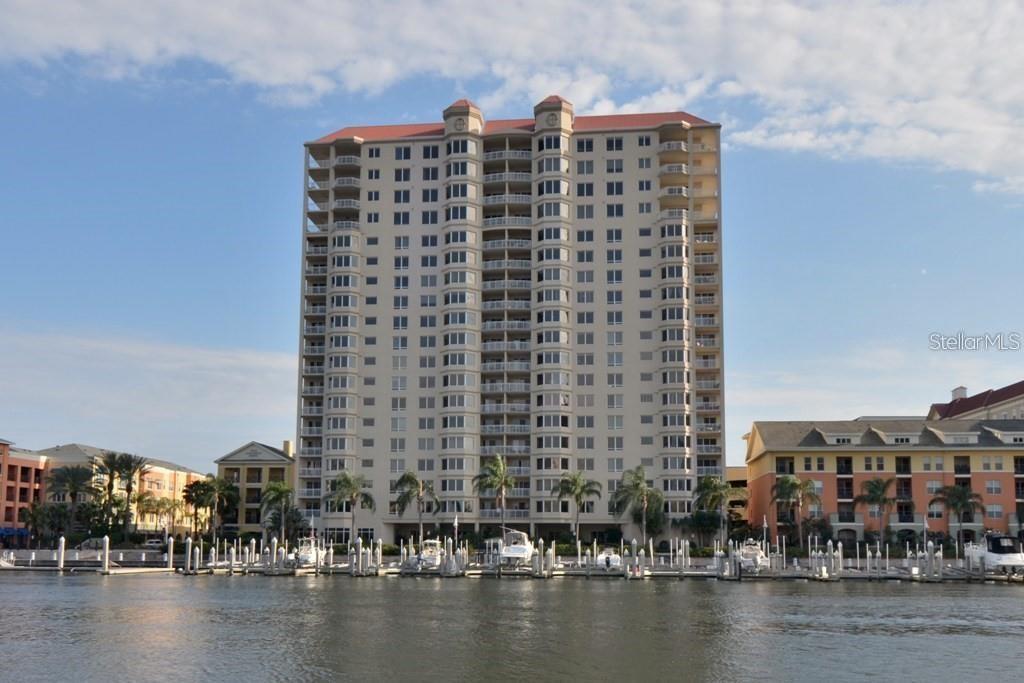 371 Channelside Walk Way in Tampa, FL - Foto de edificio