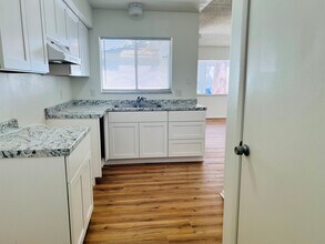 6932 124th Ave in Largo, FL - Foto de edificio - Building Photo