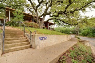 1212 Castle Hill St in Austin, TX - Building Photo