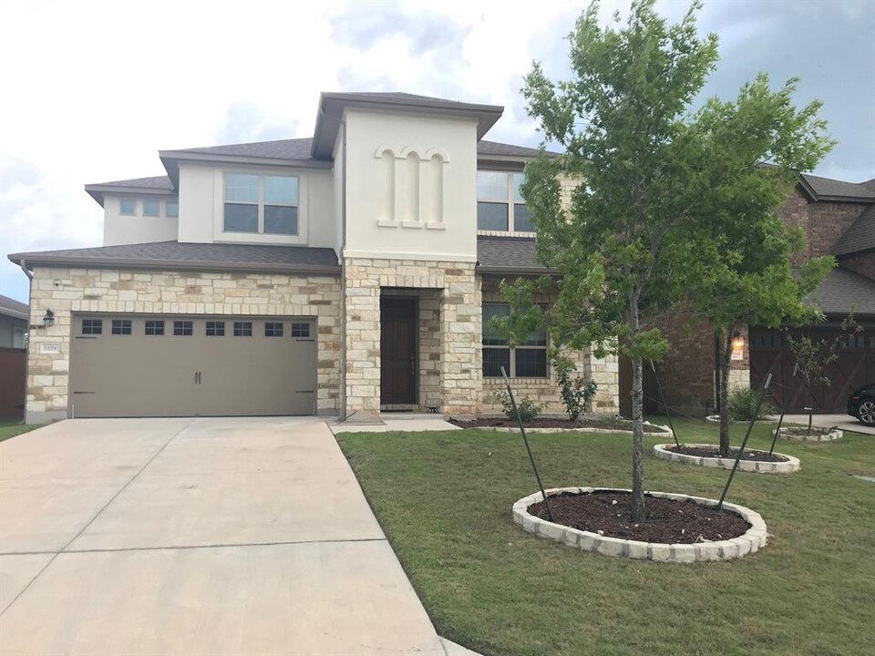 5329 Ponte Tresa Dr in Bee Cave, TX - Building Photo