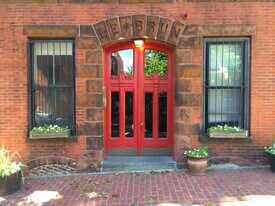 17 Cazenove St in Boston, MA - Building Photo