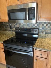 28153 Chateau Dr in Daphne, AL - Building Photo - Building Photo