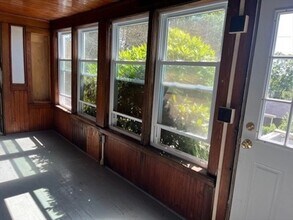 15 Atlantic Ave, Unit 1stFloor in Amesbury, MA - Building Photo - Building Photo