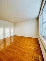 81 Chestnut St, Unit 111 in Rutherford, NJ - Building Photo