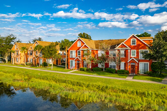 Lake Chase Apartments in Tampa, FL - Foto de edificio - Building Photo