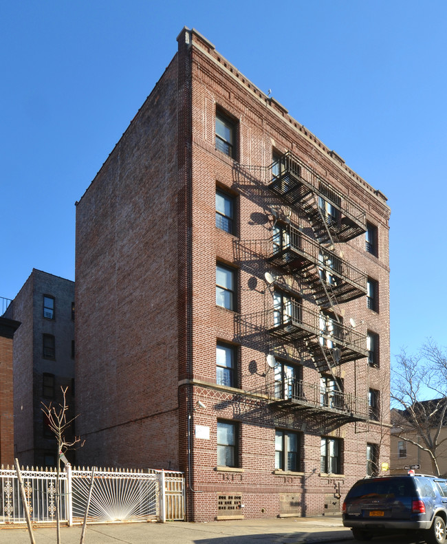 1809 Marmion Ave in Bronx, NY - Building Photo - Building Photo