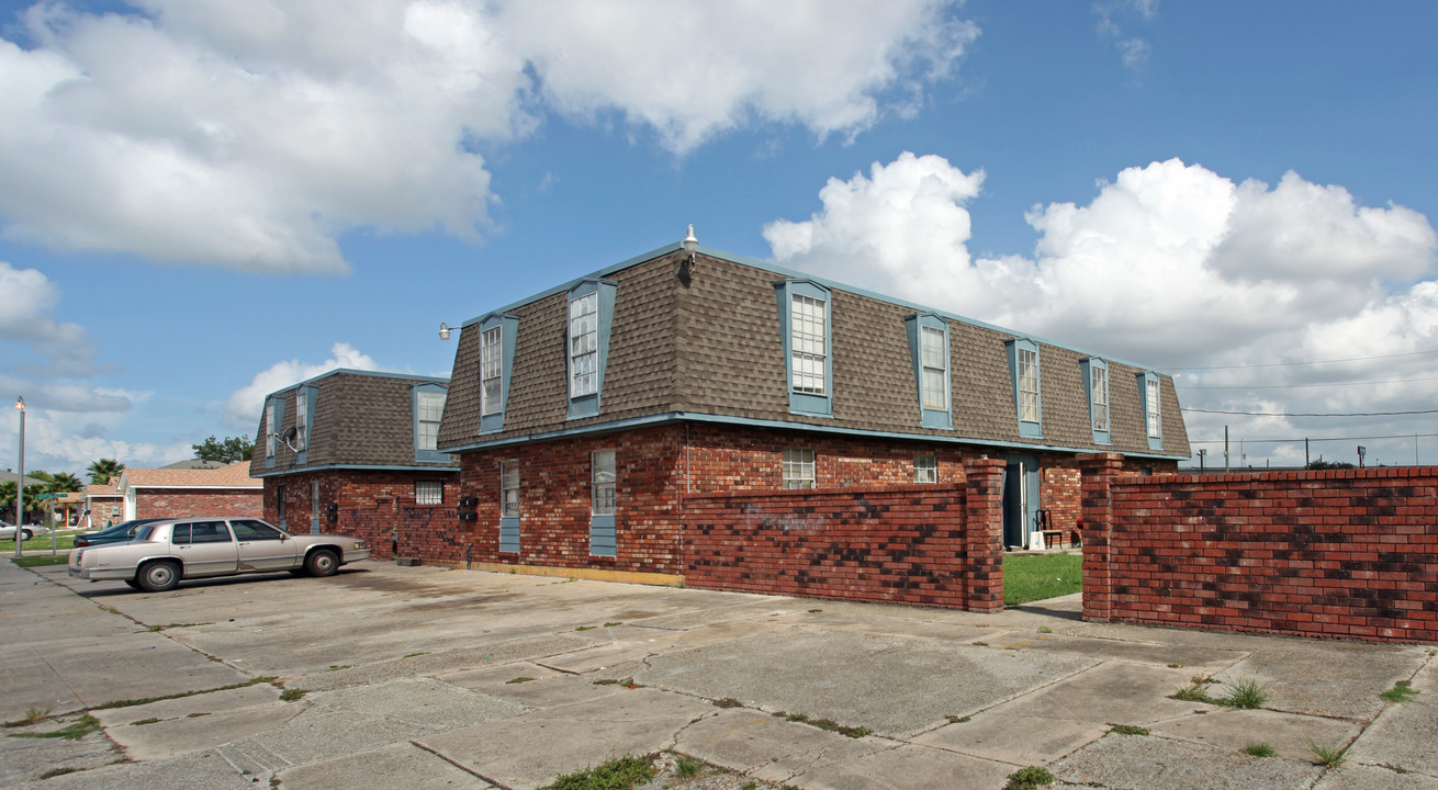 2152-2160 Glasgow Dr in Harvey, LA - Foto de edificio