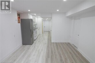 473 Avens St in Waterloo, ON - Building Photo - Building Photo