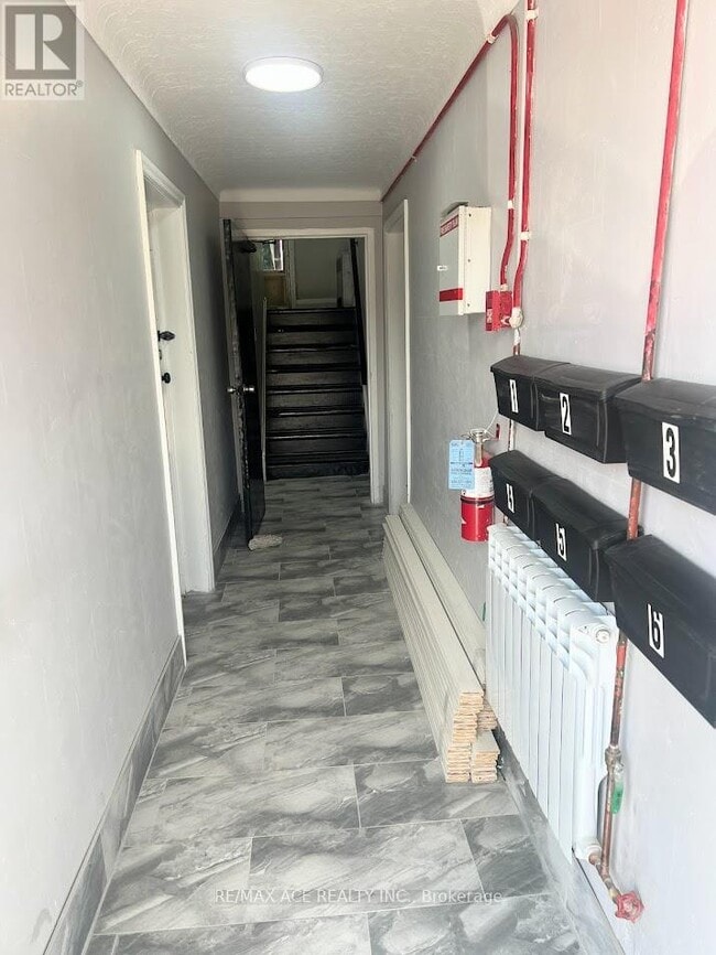 21 Towpath Street in Thorold, ON - Building Photo - Building Photo