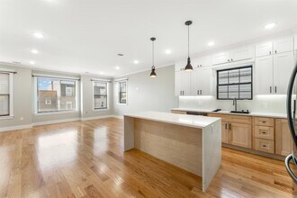 230 Griffith St, Unit PH in Jersey City, NJ - Building Photo - Building Photo