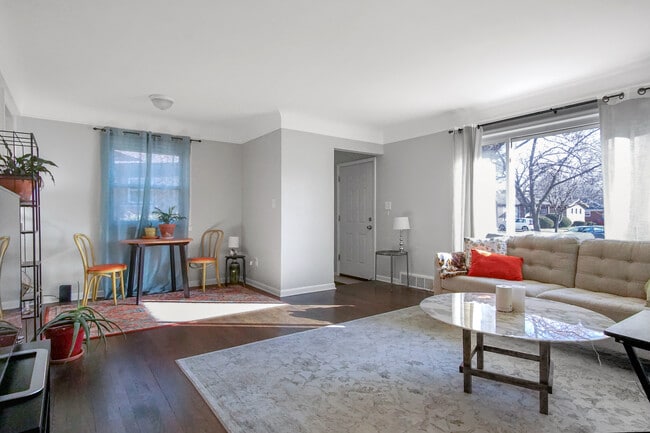 24330 Manistee St in Oak Park, MI - Building Photo - Building Photo