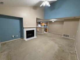 14724 Lenox Dr in Strongsville, OH - Building Photo - Building Photo