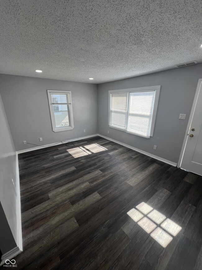 1402 E Willard St in Muncie, IN - Building Photo - Building Photo