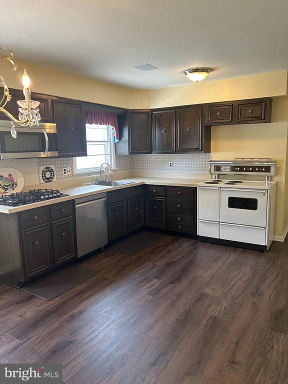2296 Klockner Rd in Trenton, NJ - Building Photo - Building Photo