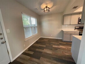 8810 Springmail Cir in Austin, TX - Building Photo - Building Photo
